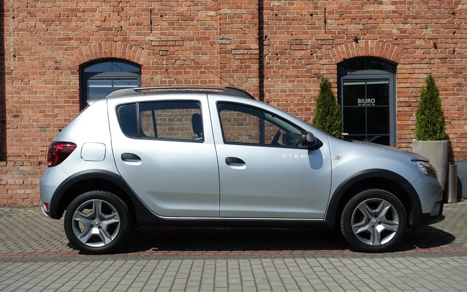 Dacia Sandero Stepway cena 37900 przebieg: 113000, rok produkcji 2019 z Pabianice małe 211